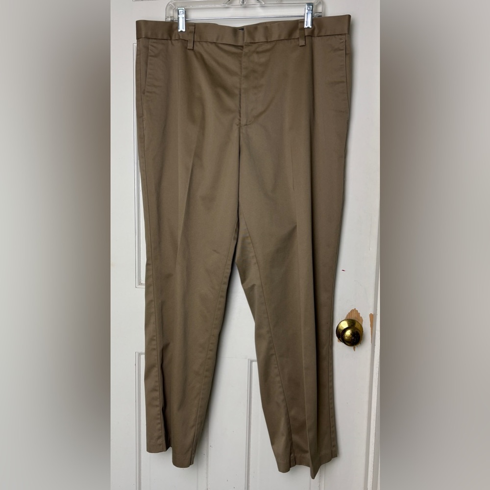 Men’s Dockers Classic Fit D3 Chino Pants 38x30 Flat Front Tan